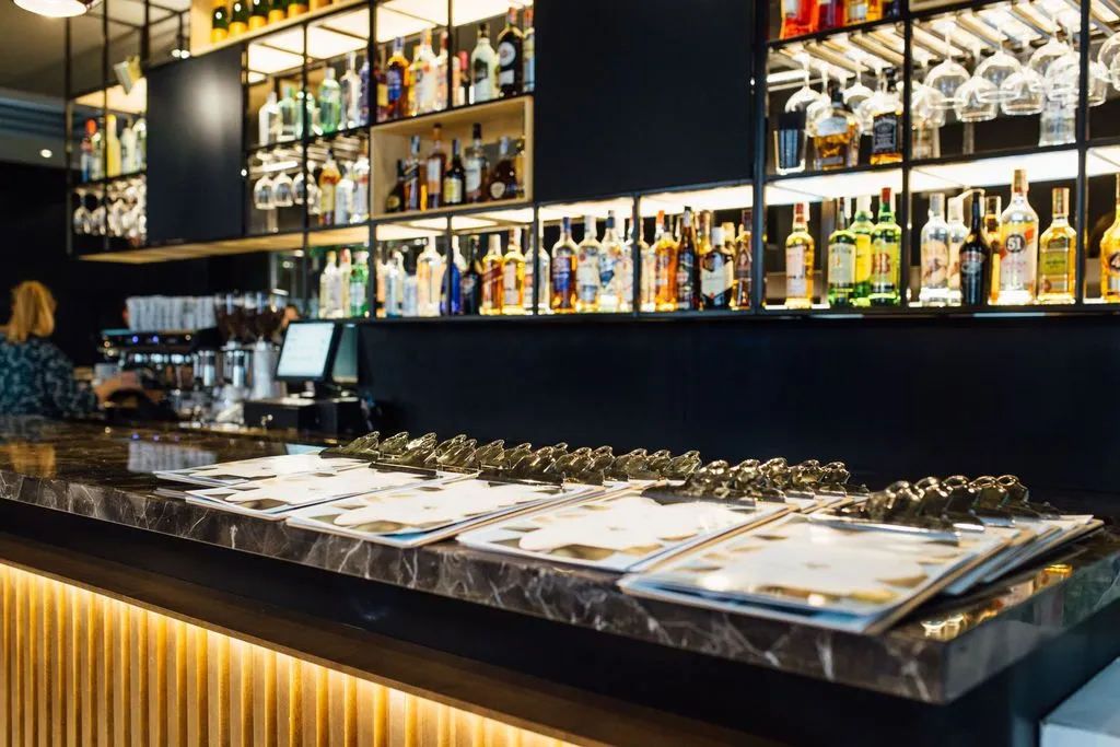 Bar, Malcom and Barret, Valencia