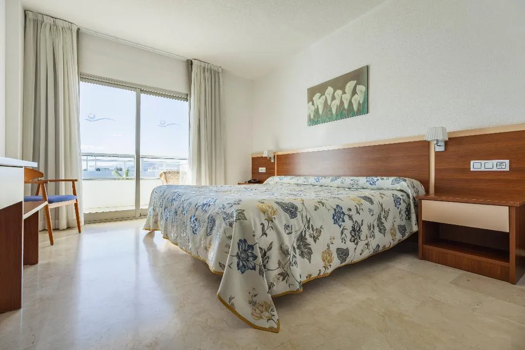 TRIPLE STANDARD Room, Hotel Sun Palace Albir & Spa, Costa Blanca