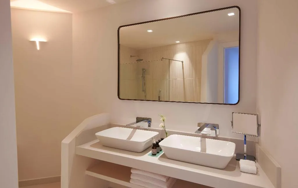 SUITE SEA VIEW Room, Baia di Chia Resort Sardinia, Curio Collection, Cagliari