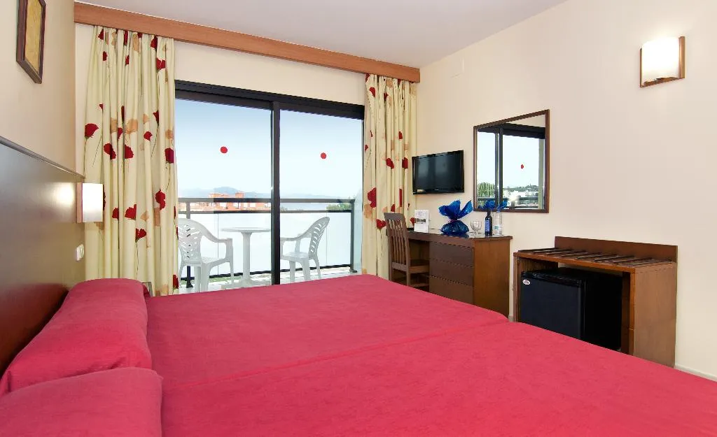 Double or Twin CAPACITY 4 Room, Puente Real, Costa Del Sol