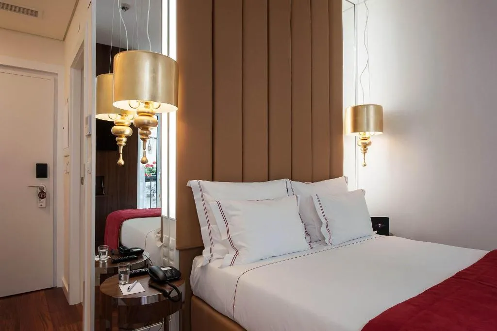 FAMILY ROOM QUEEN SIZE BED Room, The 7 Hotel, Lisbon