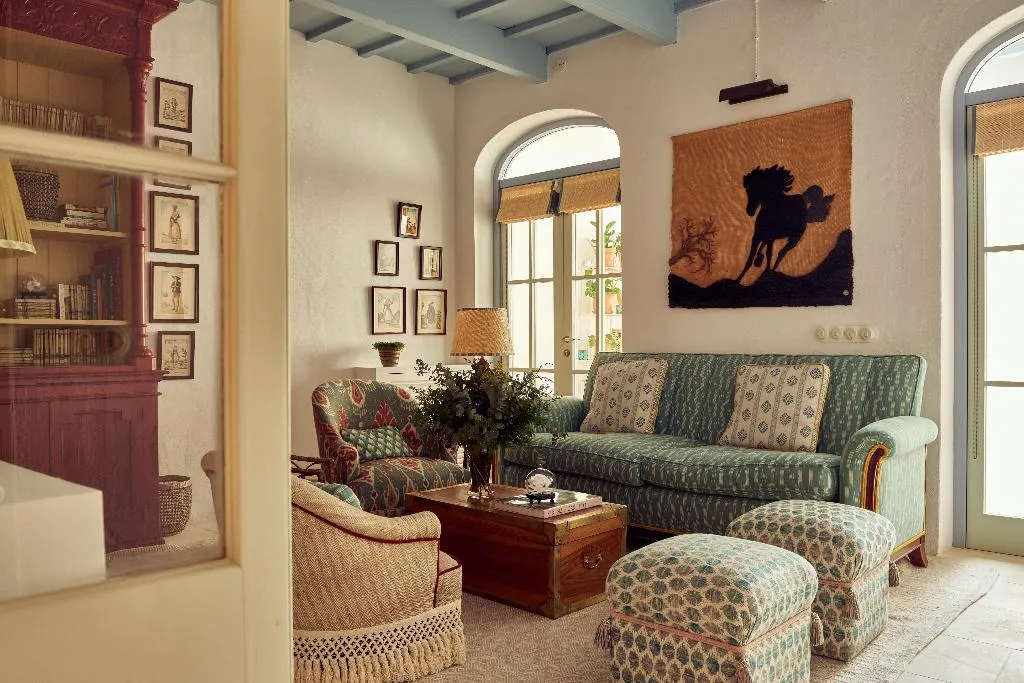 Lobby, Cristine Bedfor, Menorca