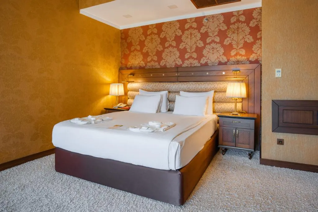 SUITE KING SIZE BED Room, Megasaray West Beach Antalya, Antalya