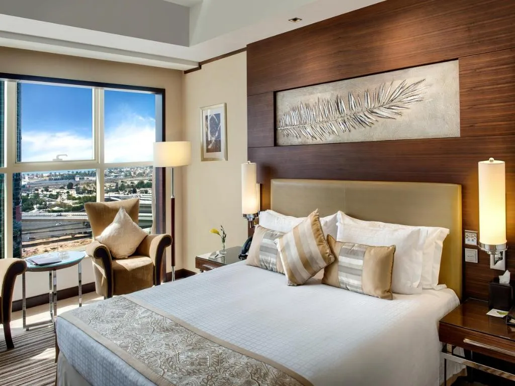 SINGLE CLUB Room, Grand Millennium Dubai, Dubai