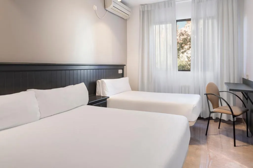 TRIPLE STANDARD Room, Hotel Victoria Valdemoro, Madrid