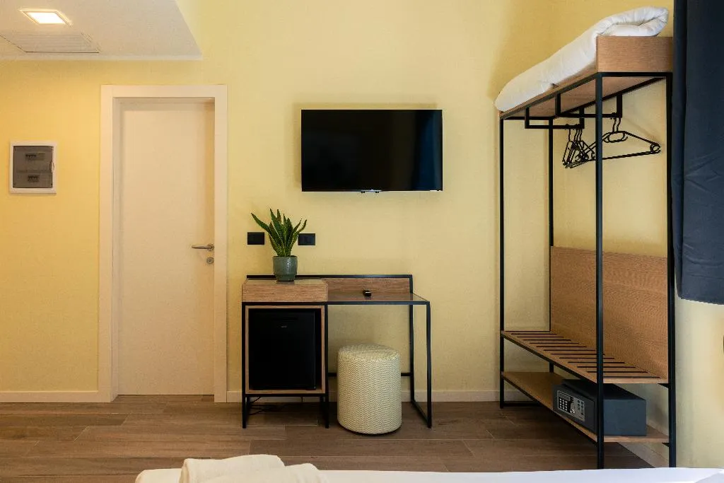 TRIPLE CLASSIC Room, JR Hotels Hermes Firenze, Florence