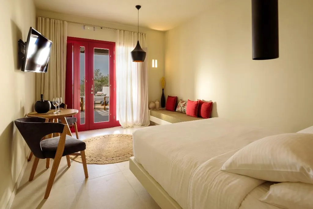 SUITE WITH PRIVATE POOL Room, Potnia Theron Suites, Santorini