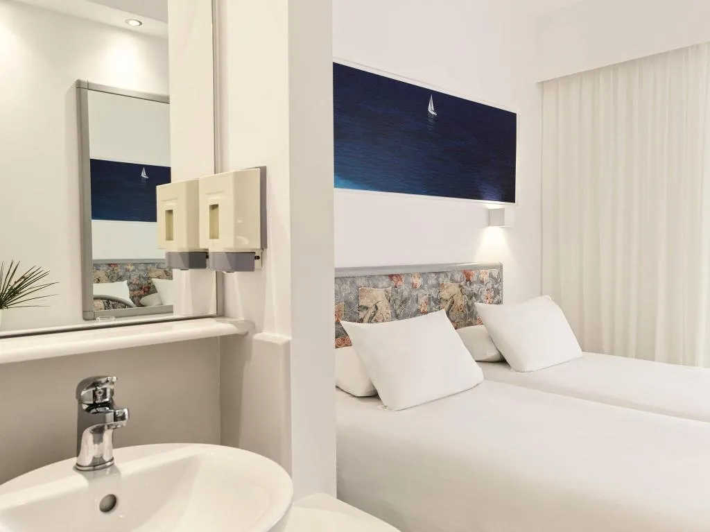 Room, Esperia, Rhodes