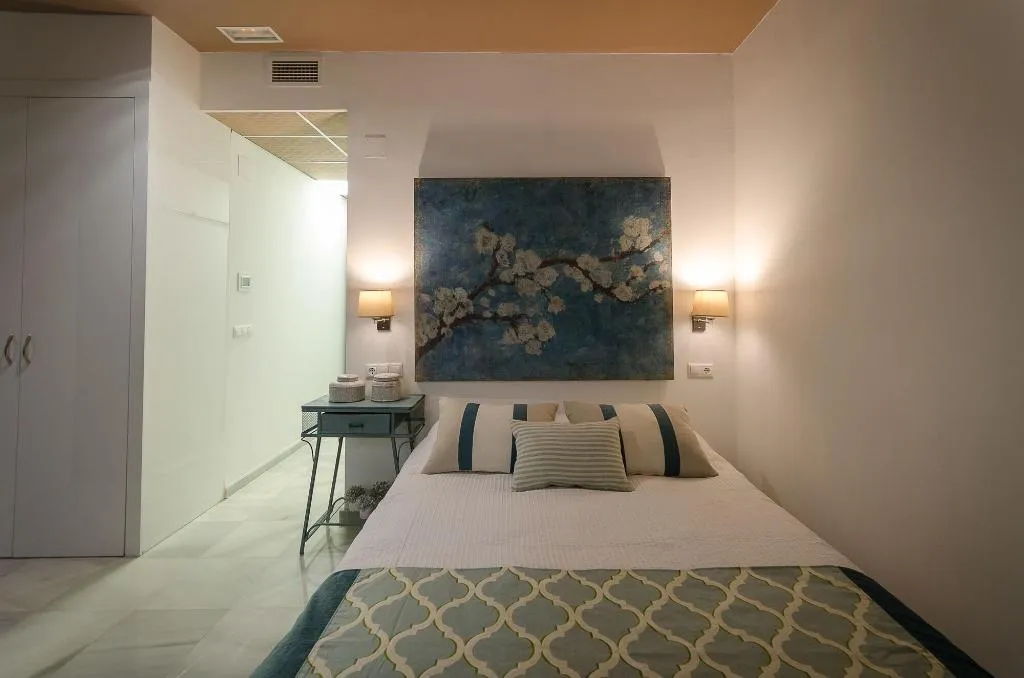 Room, Luces De Catedral, Costa Blanca