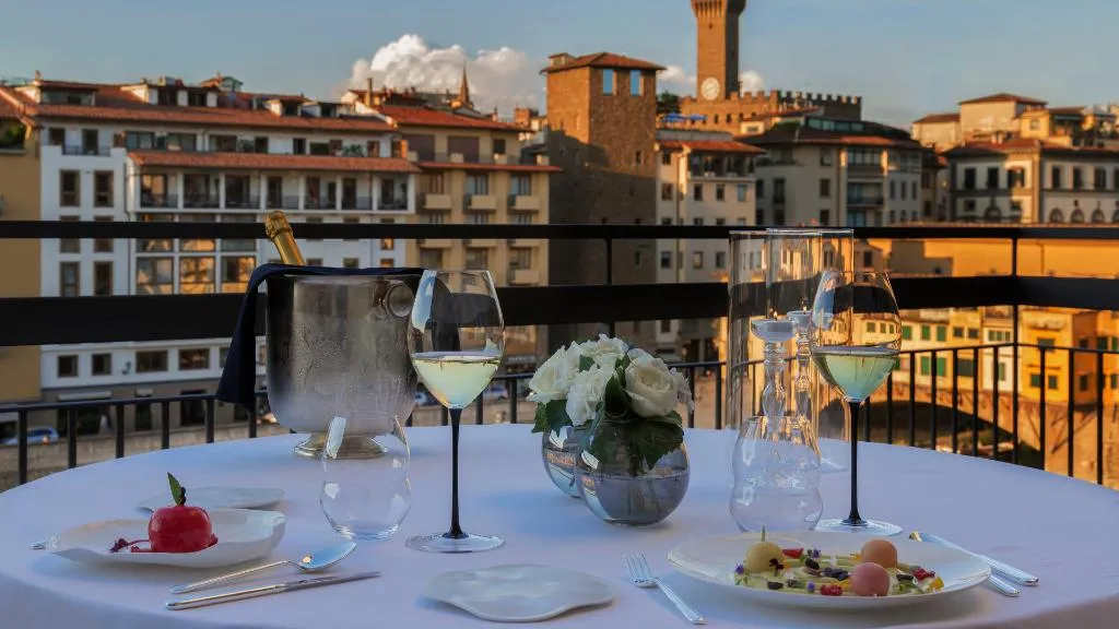 DOUBLE EXECUTIVE Room, Hotel Lungarno, Florence