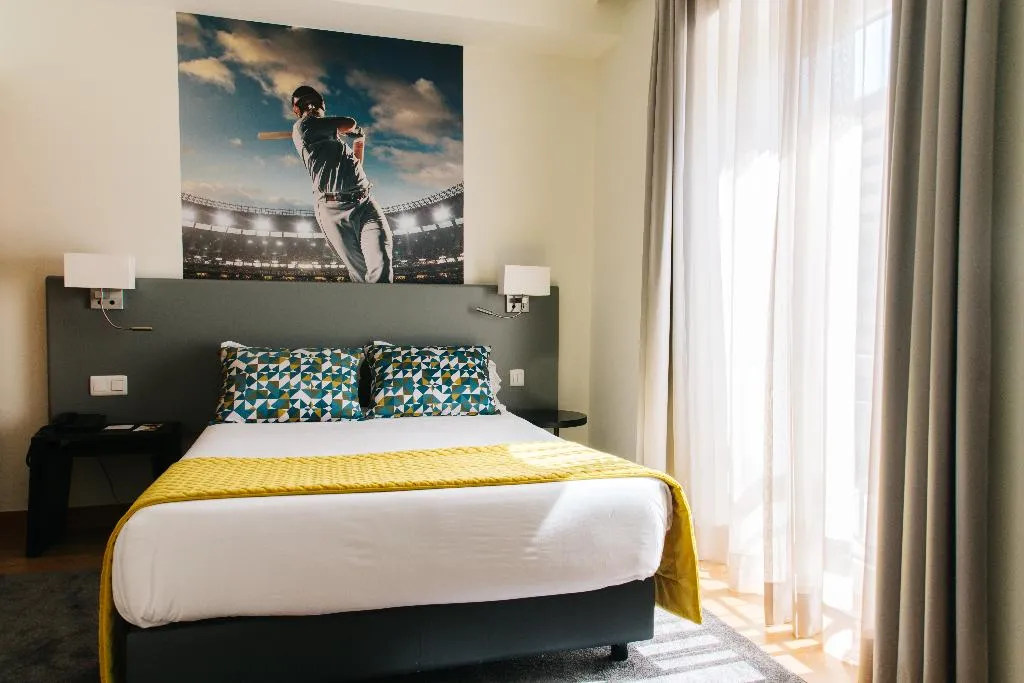 DOUBLE STANDARD Room, America Diamonds, Lisbon