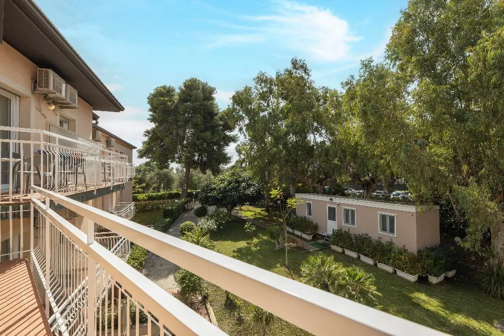 STUDIO WITH BALCONY Room, Residence Villa Giardini, Taormina