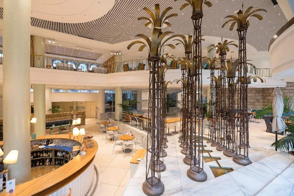 Lobby, Playa Victoria, Costa De La Luz