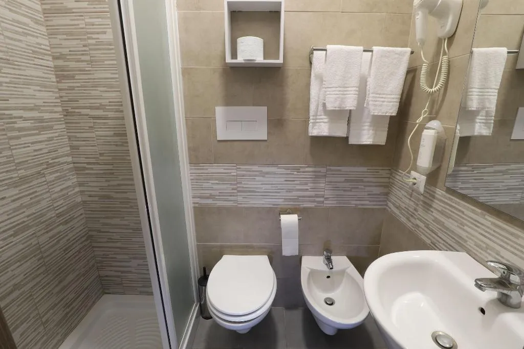 Room, Hotel Leonardo Da Vinci, Milan