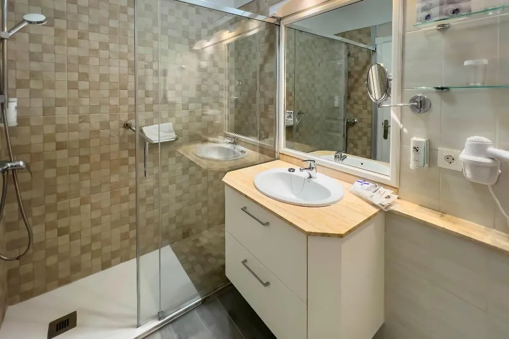 Room, Parque del Sol, Tenerife