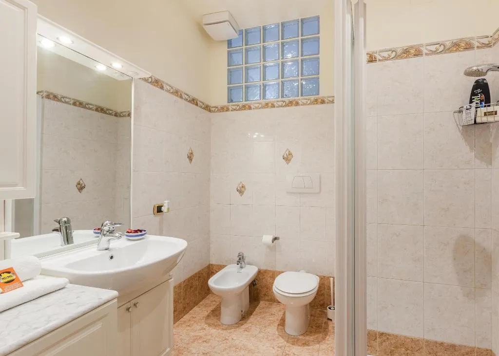 Room, Music Guesthouse Bed And Breakfast, Naples