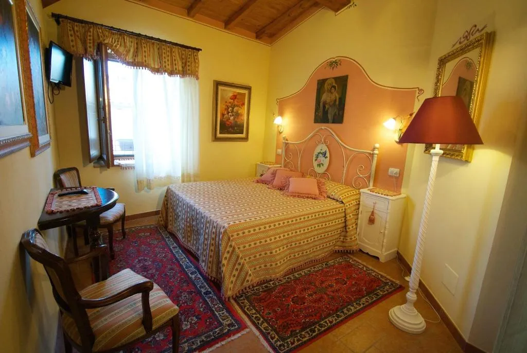 Room, Albergo Torre Sangiovanni, Perugia