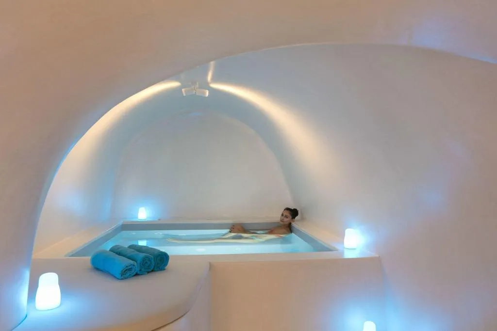 Sports and Entertainment, Aria Suites, Santorini