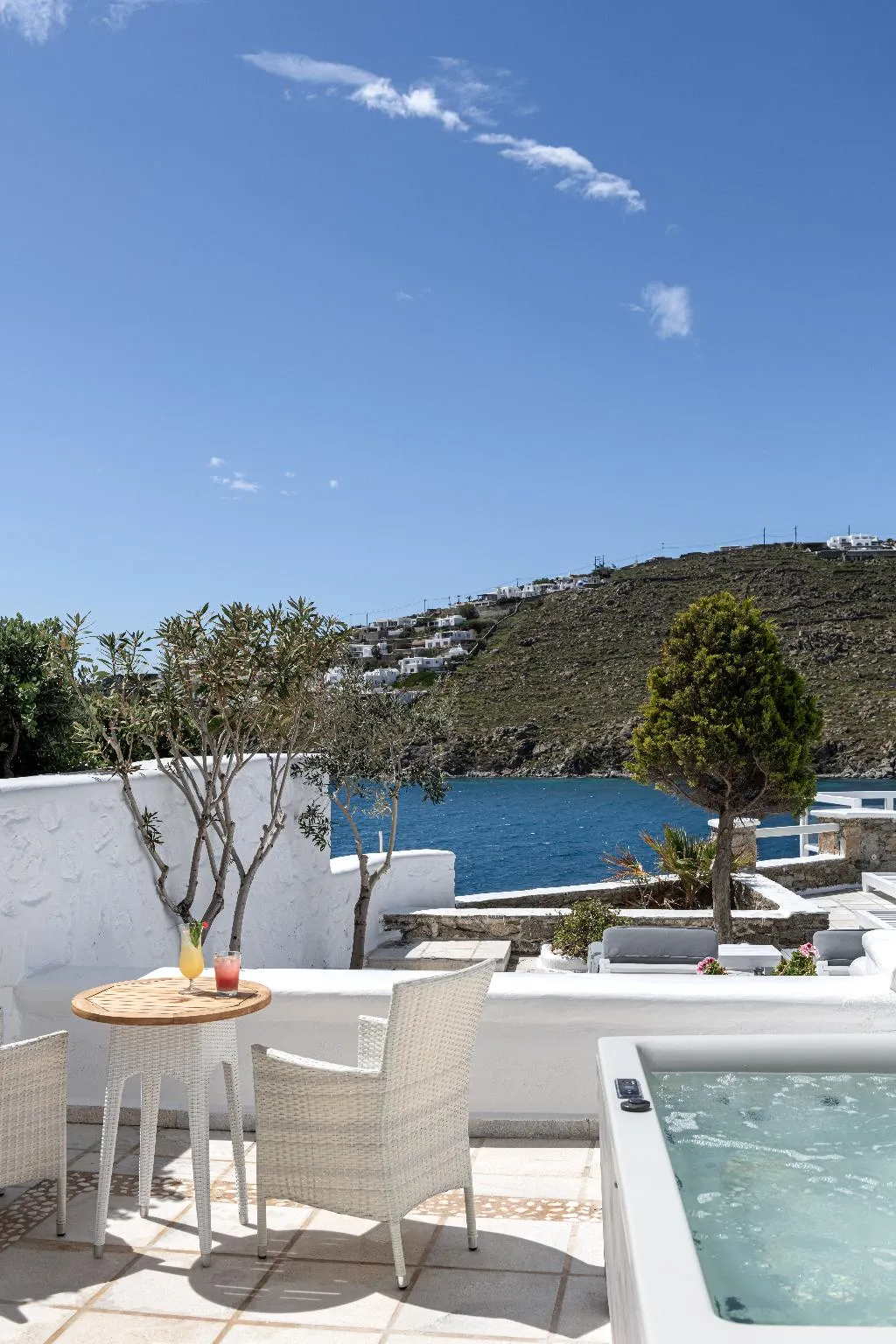 SUITE WITH JACUZZI Room, Nissaki Boutique Hotel, Mykonos