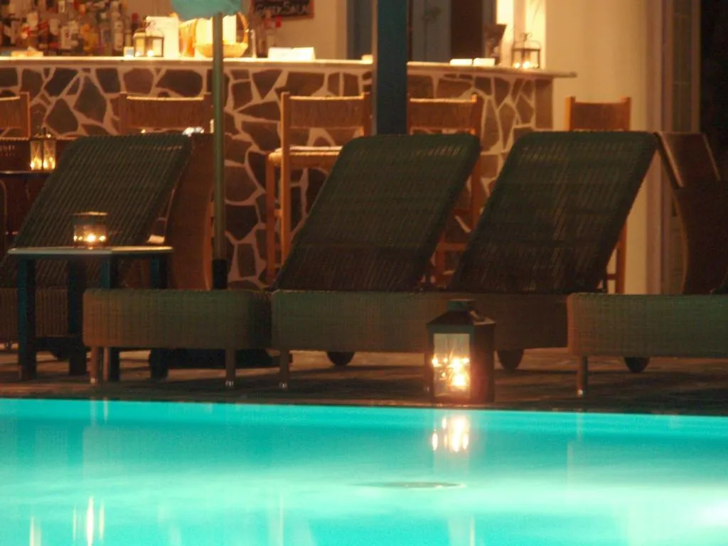 Pool, Matina, Santorini