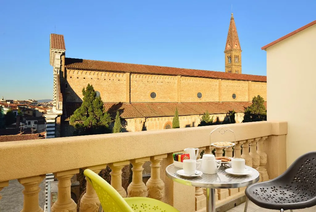 Terrace, Universo, Florence