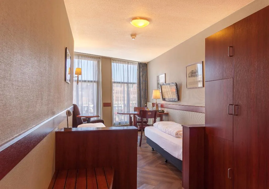 DOUBLE COMFORT Room, A-train, Amsterdam