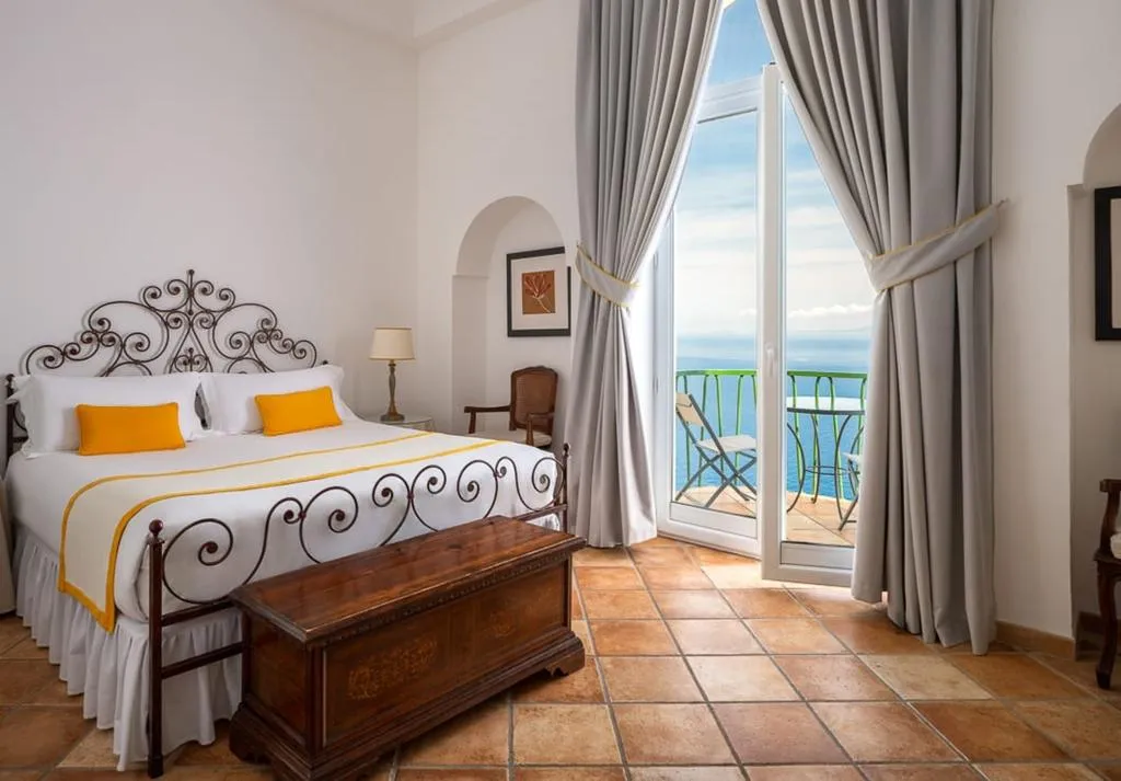 Double or Twin PREMIUM SEA VIEW Room, Caesar Augustus, Naples