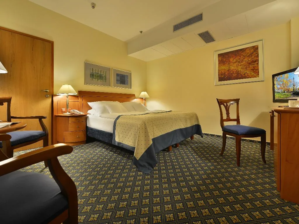 APARTMENT EXECUTIVE Room, Ramada Prague City Centre, Prague