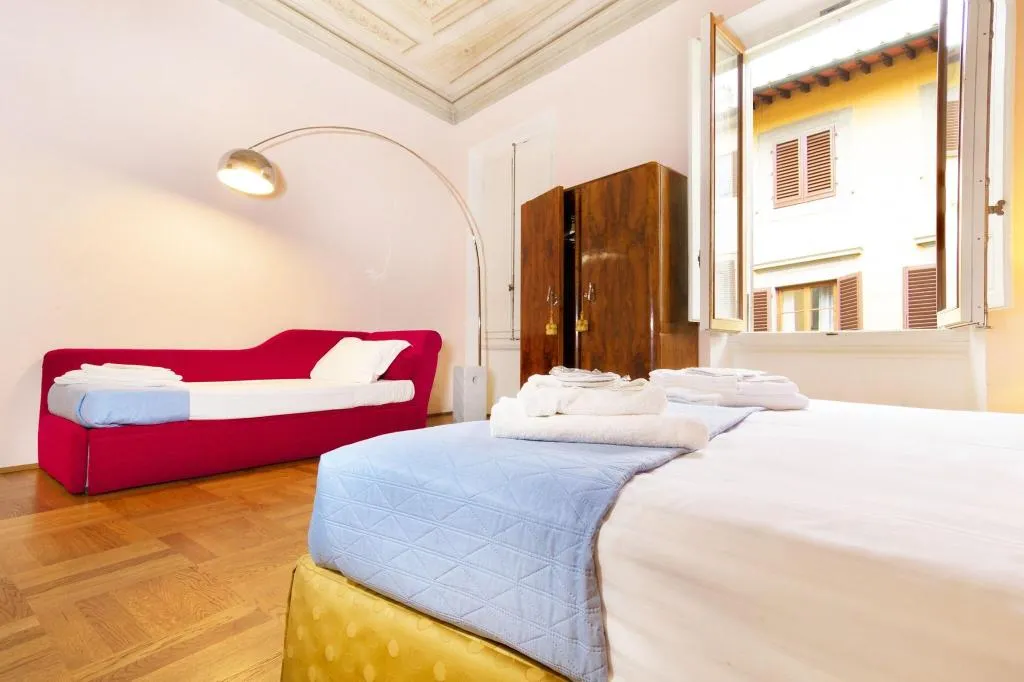 TRIPLE STANDARD Room, Hotel La Scala, Florence