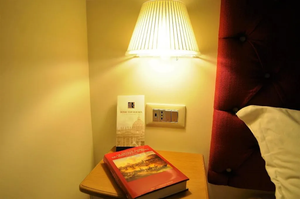 Room, Magia A Trilussa, Rome