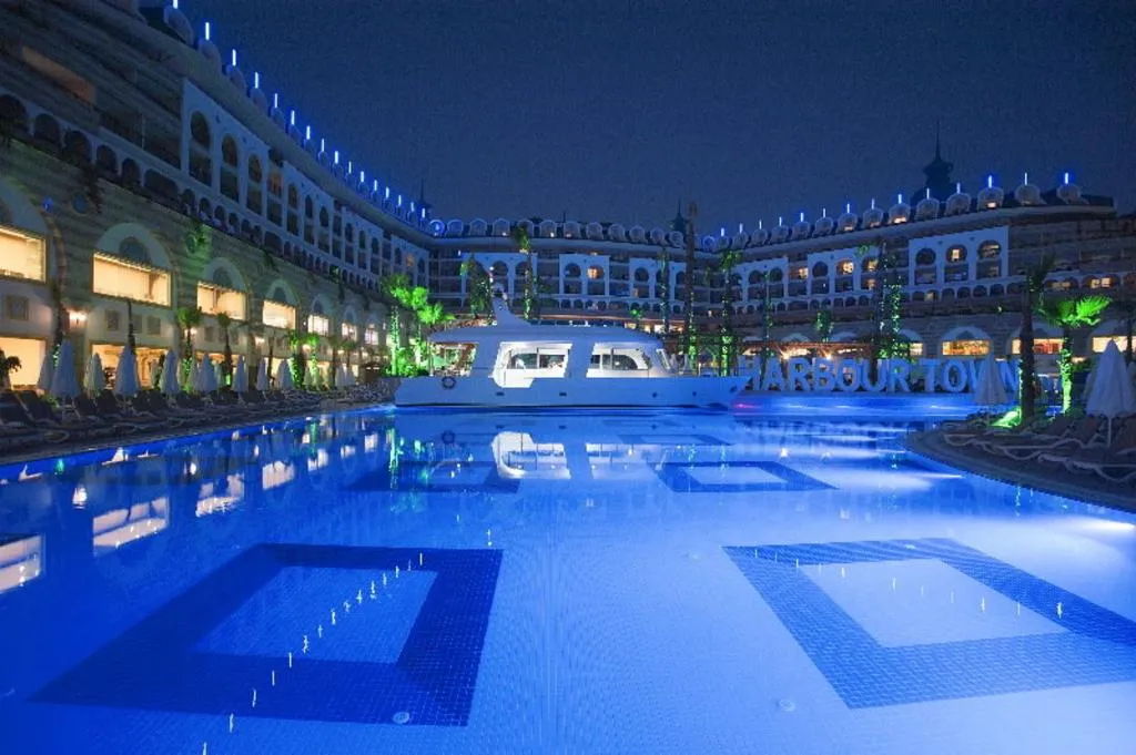 Pool, Crystal Sunset Pearl Collection, Antalya