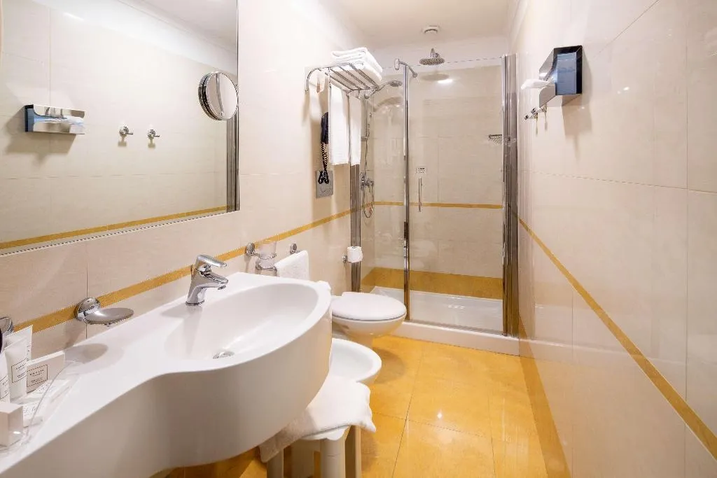 DOUBLE SUPERIOR Room, UNA HOTELS Galles Milano, Milan