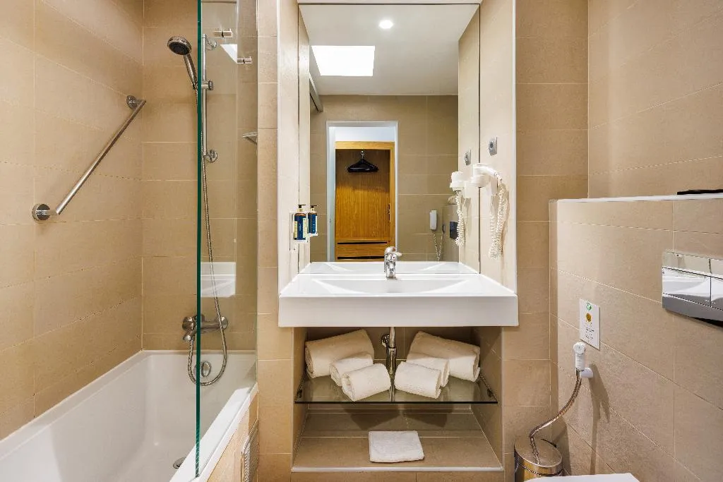 DOUBLE CAPACITY 4 Room, Jupiter Algarve Hotel – Beach & Spa, Algarve