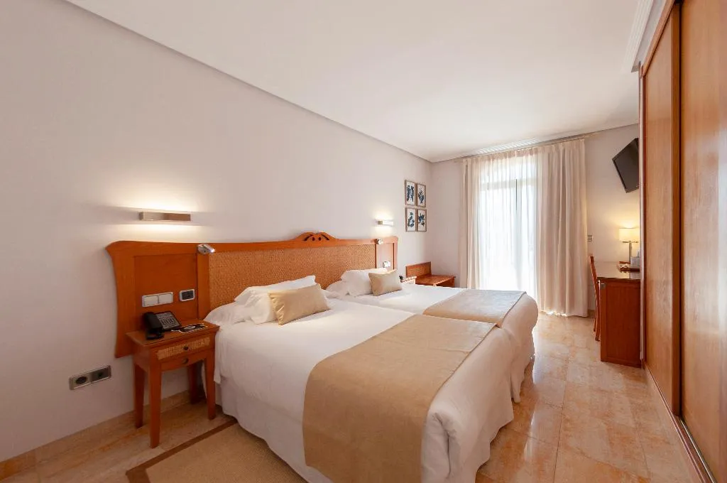 TWIN CAPACITY 2 Room, Hotel La Laguna Spa & Golf, Costa Blanca