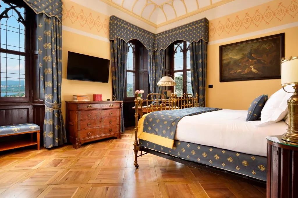 SUITE LAKE VIEW Room, Castello Dal Pozzo, Milan