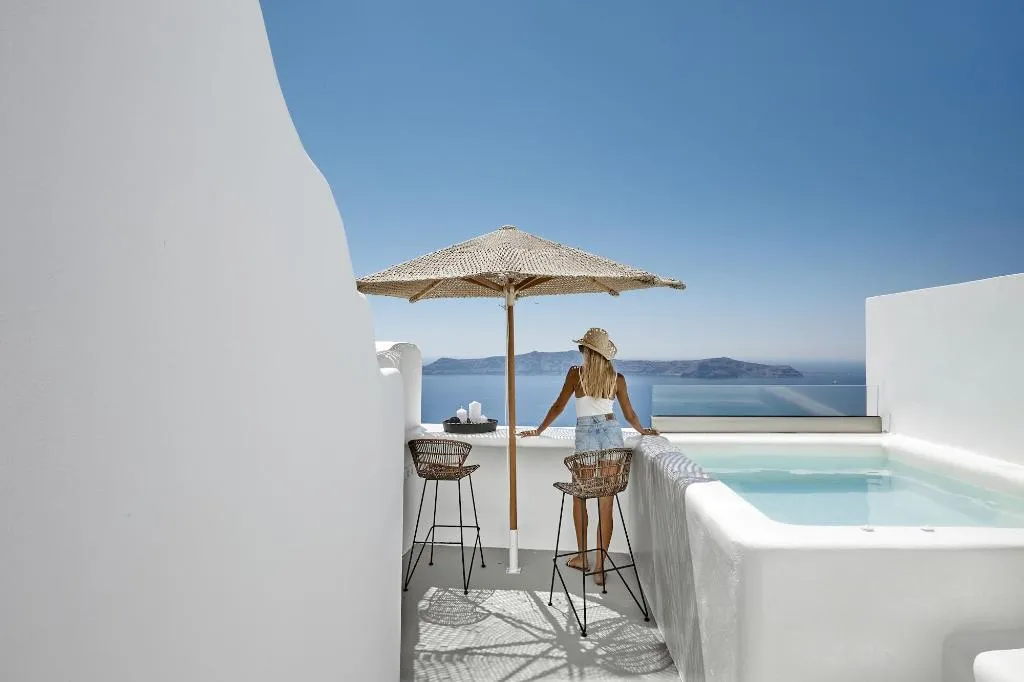 SUITE WITH PRIVATE POOL Room, You And Me Suites, Santorini