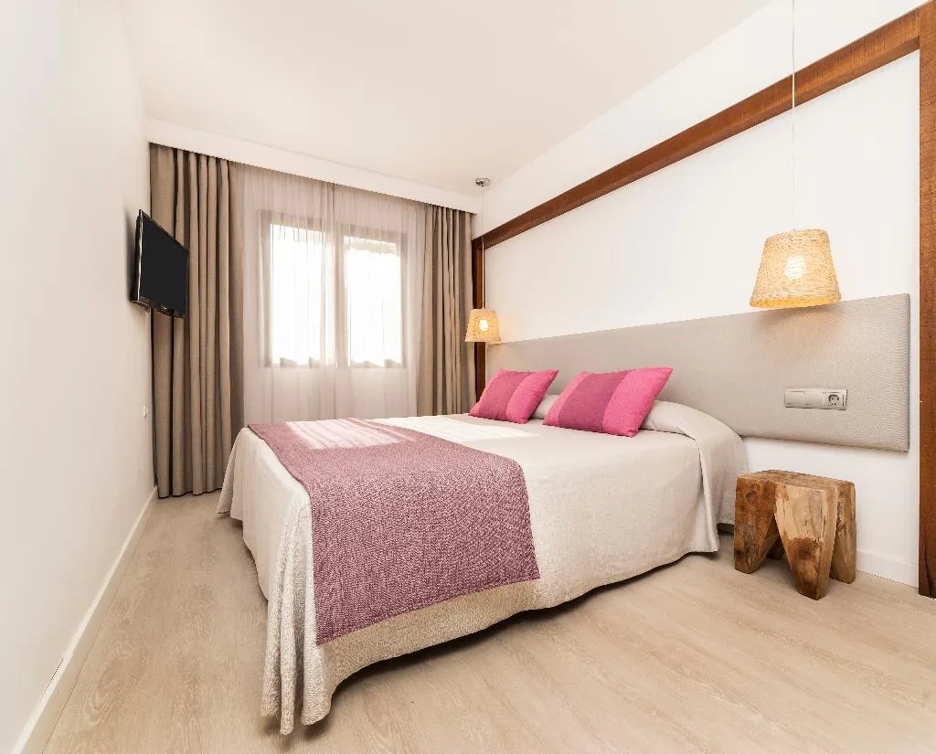 FAMILY ROOM SUPERIOR SEA VIEW Room, Insotel Club Tarida Playa, Ibiza