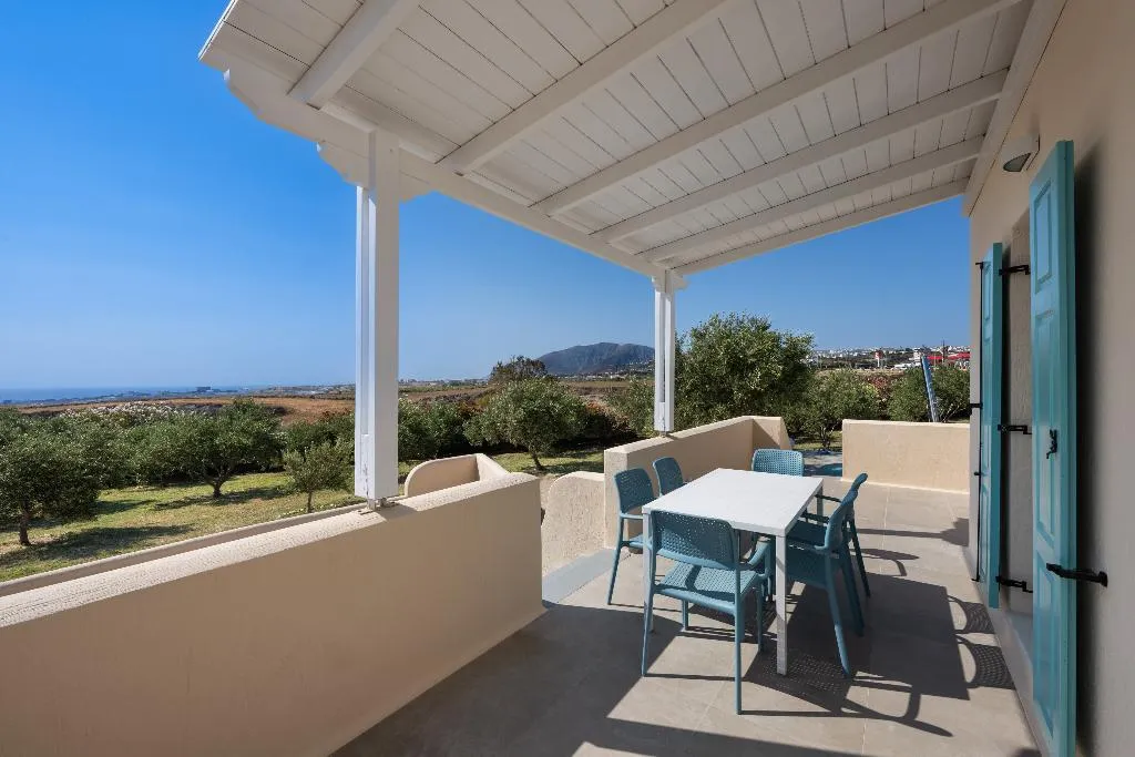 VILLA THREE BEDROOMS WITH PRIVATE POOL Room, Sienna Eco Resort, Santorini