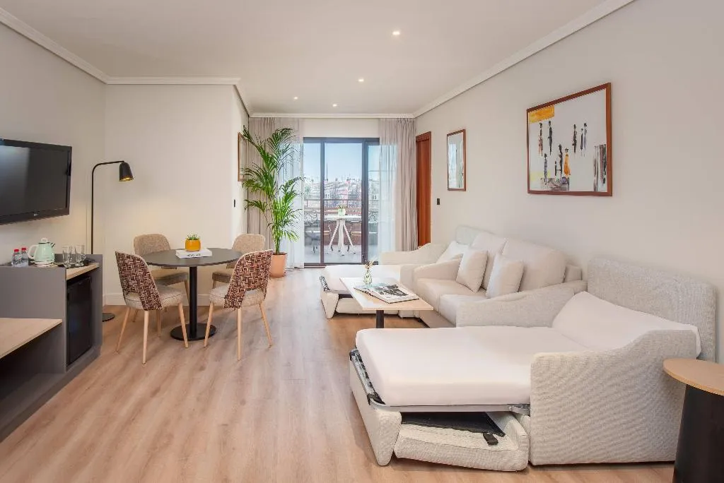 SUITE STANDARD Room, Madrid Alameda Aeropuerto Affiliated By Melia, Madrid