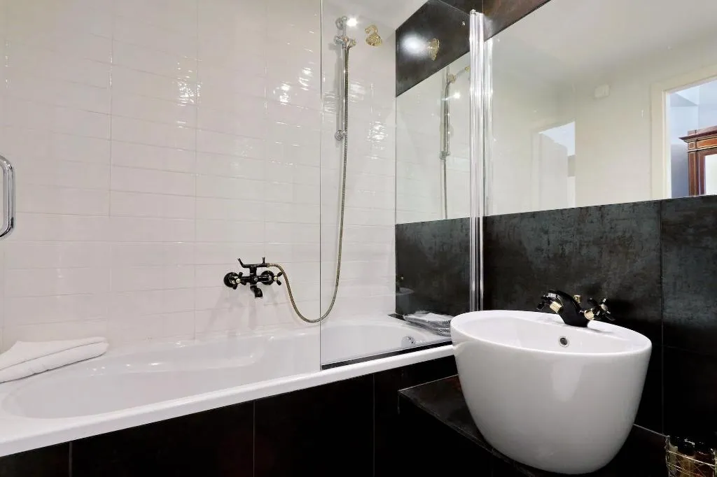 Room, Domus Monamì Luxury Suites, Rome