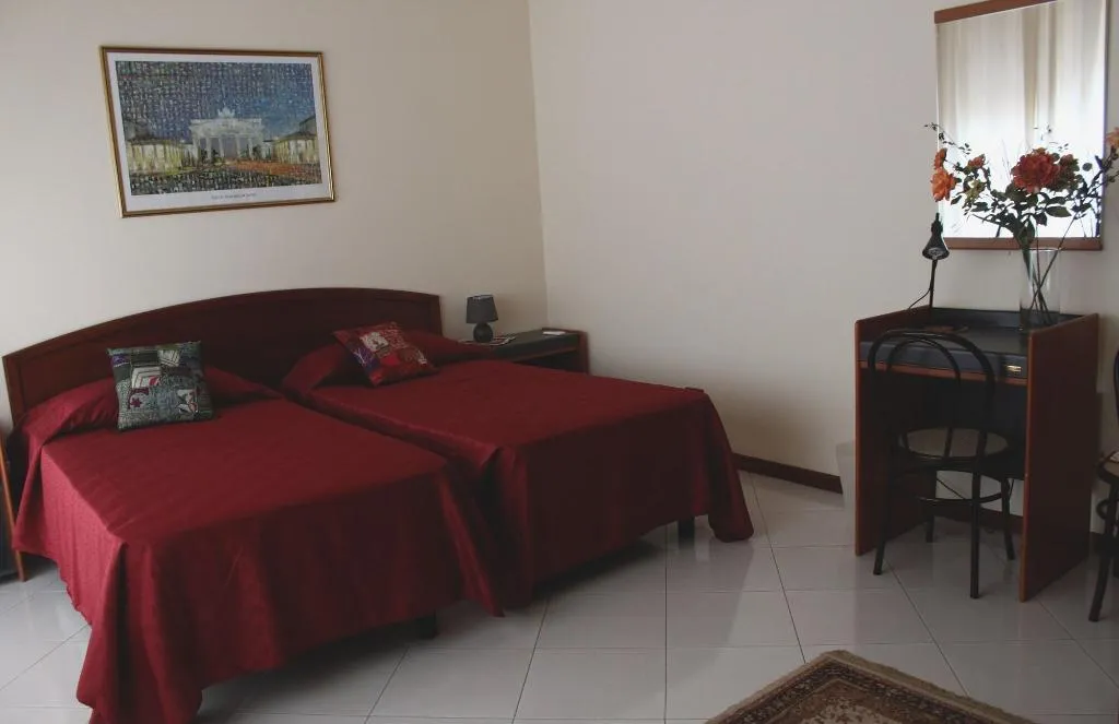 Room, B B Dietro Il Politeama, Palermo