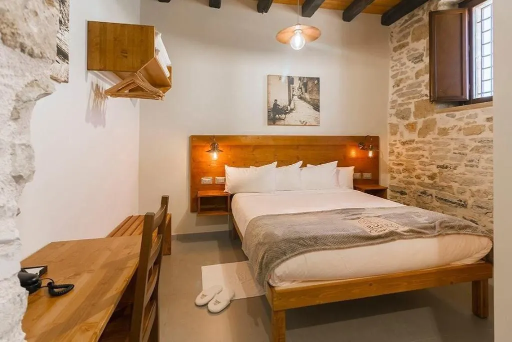 Room, Baglio Passofondo, Palermo