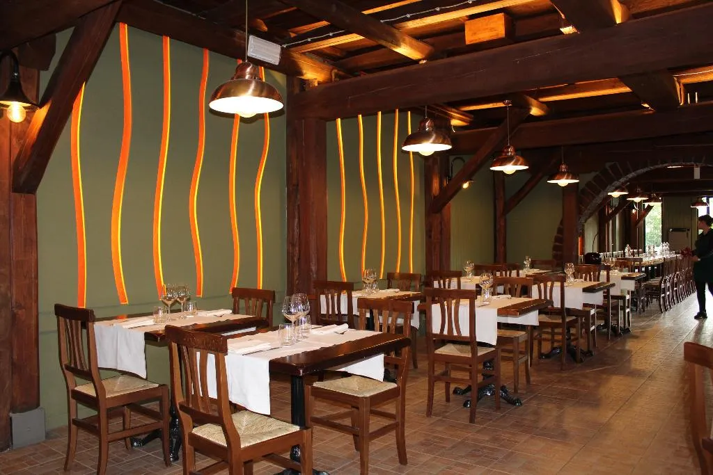 Restaurant, Seven Hills Village, Rome