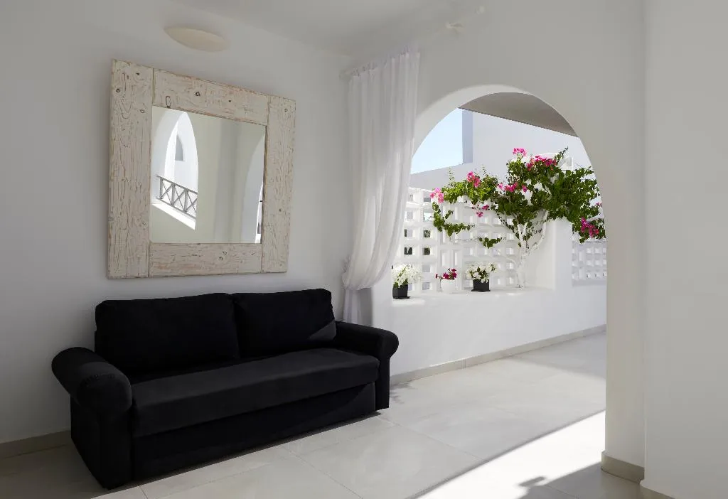 SUITE EXECUTIVE GARDEN VIEW Room, Kalisti Hotel & Suites, Santorini