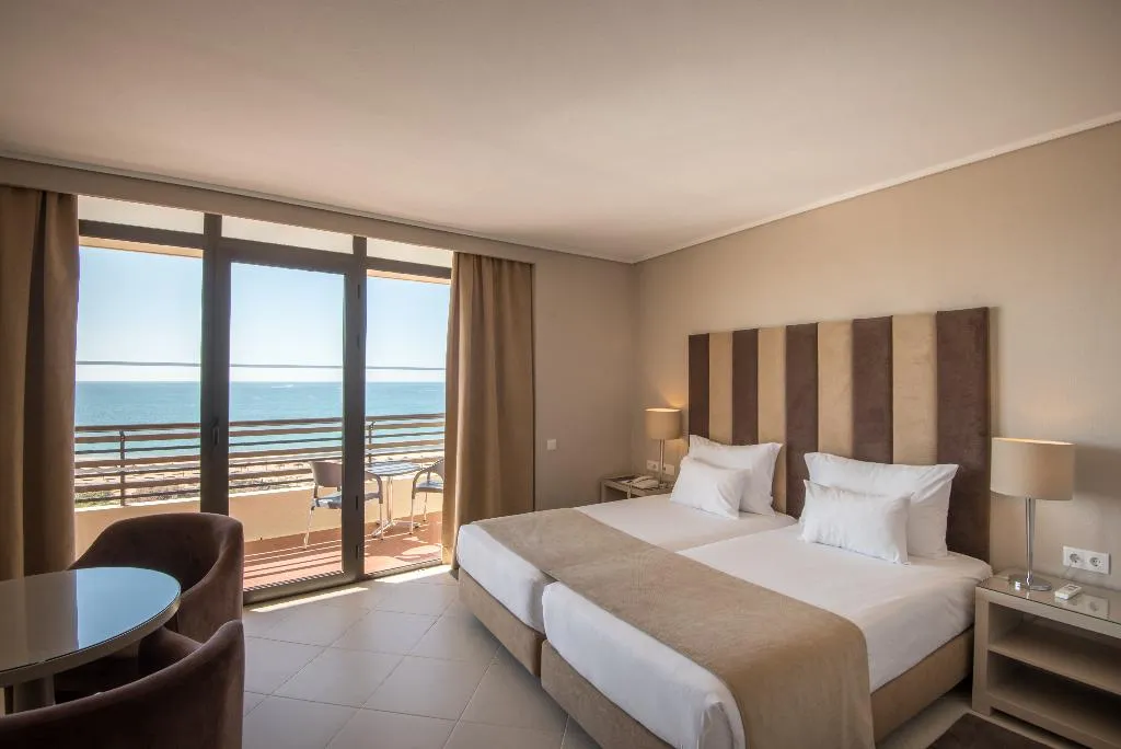 Double or Twin SUPERIOR CAPACITY 3 Room, Vila Gale Ampalius, Algarve