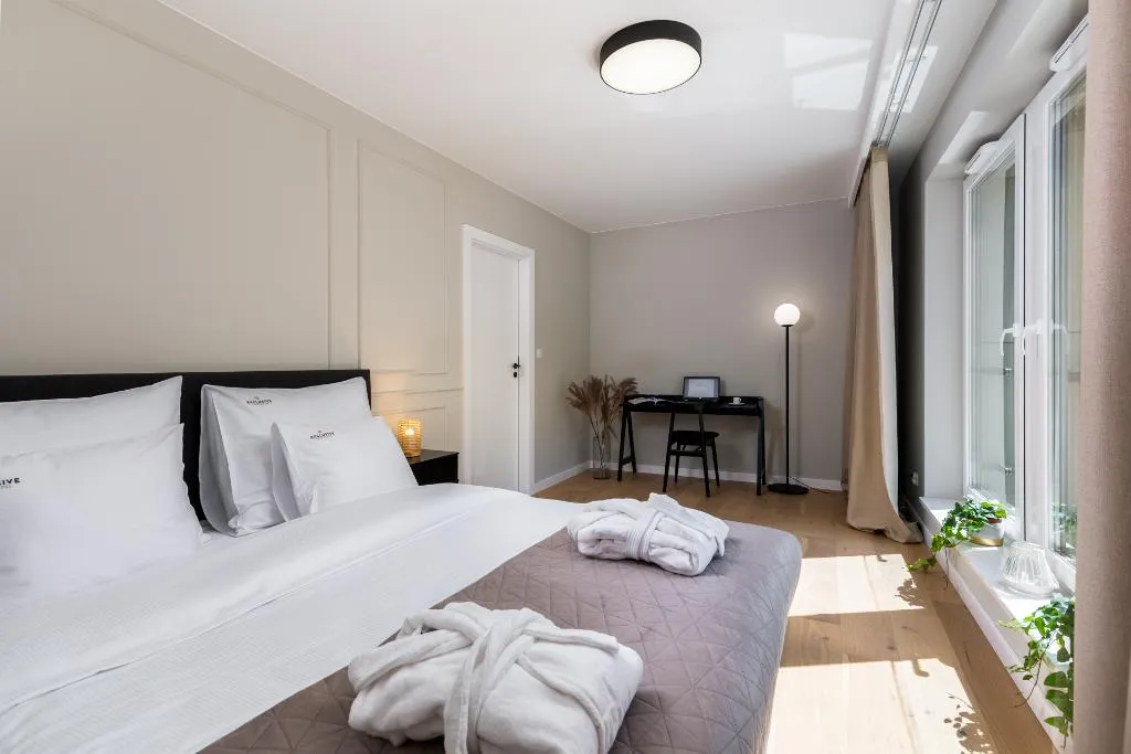 APARTMENT DELUXE ONE BEDROOM Room, Exclusive Apartments  Krakow City Centre, Krakow
