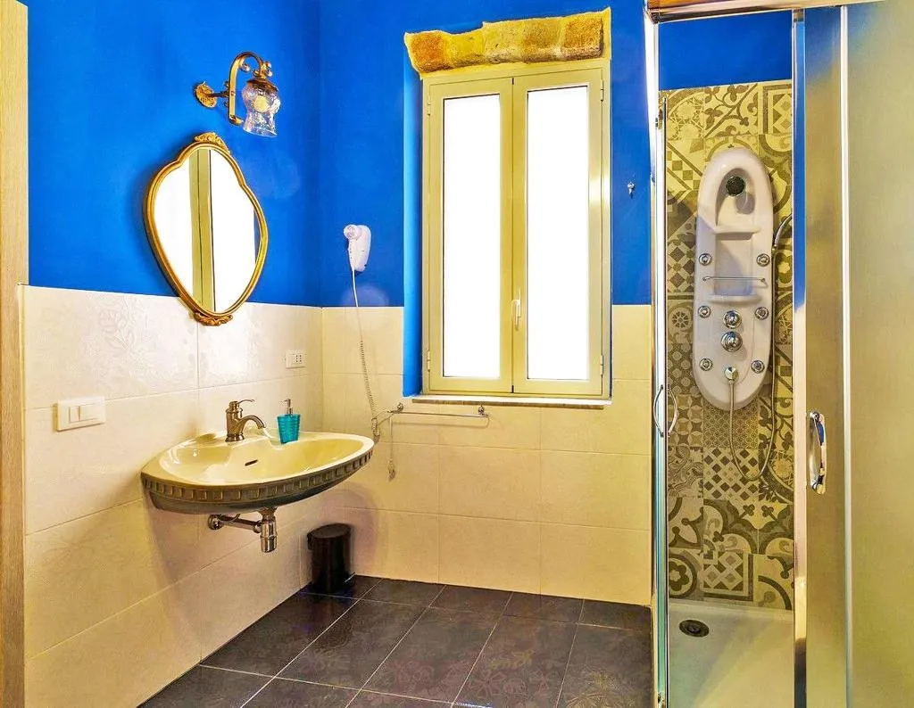 Room, Hollywood Inn Palermo Rooms, Palermo