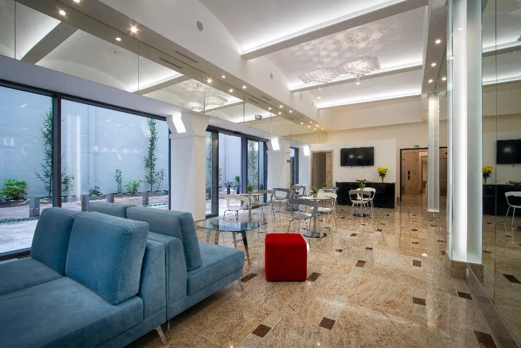 Lobby, Essence, Prague