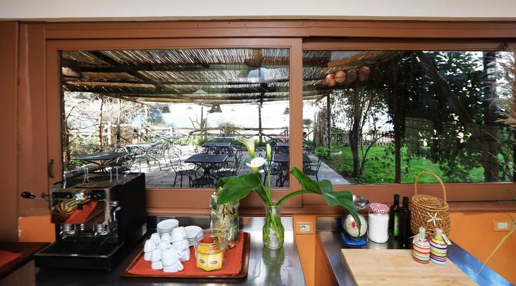 Restaurant, Villa Puolo - With Private Sea Access, Naples
