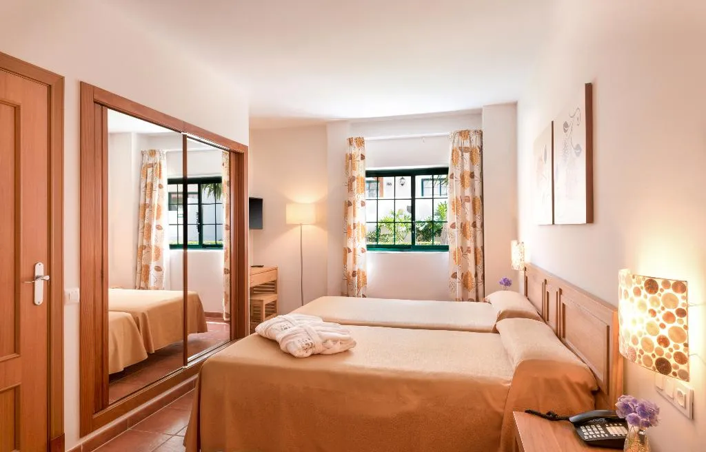 BUNGALOW CAPACITY 3 ONE BEDROOM Room, GF Isabel, Tenerife